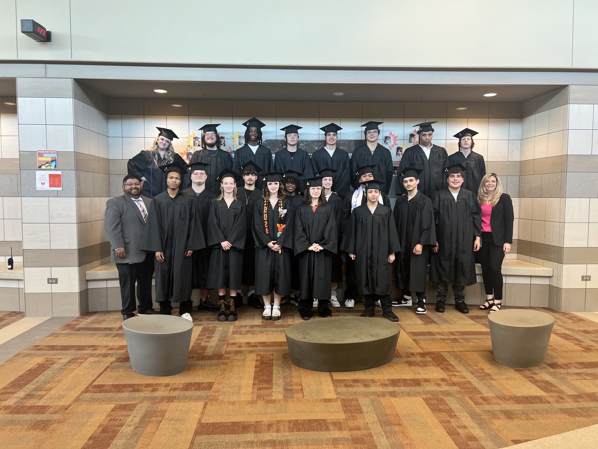 Congratulations May class of 2024. ⁦<a href="/HorizonMillard/">K. Lutz Horizon HS</a>⁩ Proud2bMPS #2getherweshine