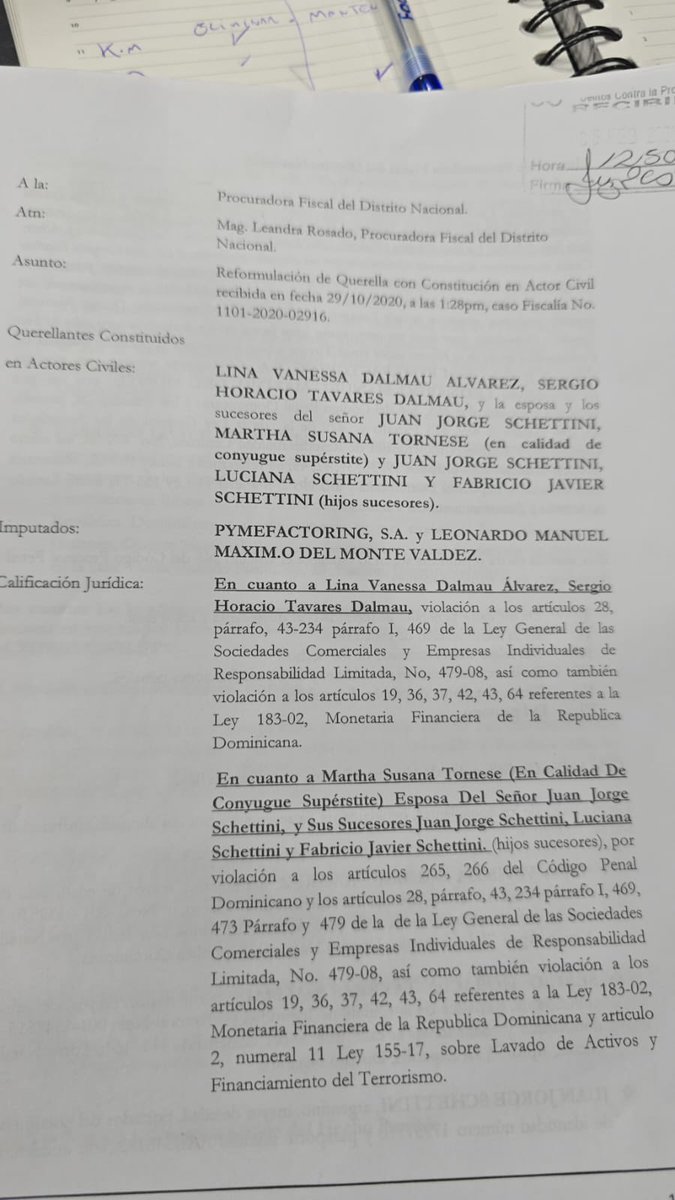 casalsbate's tweet photo. ¿La justicia dominicana 🇩🇴 SÓLO persigue a POBRES? 

¿Como es posible que Víctor Vargas el principal DEFRAUDADOR y LAVADOR de activos que robó TODOS los ahorros de BANCAMERICA se encuentre jugando golf en Casa de Campo con sus socios NARCOCHAVISTAS siendo de los CRIMINALES MÁS BUSCADO INTERNACIONALMENTE? @ProcuraduriaRD? 🤔 

Si fuese “mantequilla” ya estaría PRESO…

¿Quien en RD🇩🇴 lo está protegiendo? 🧐 

#El4toBate