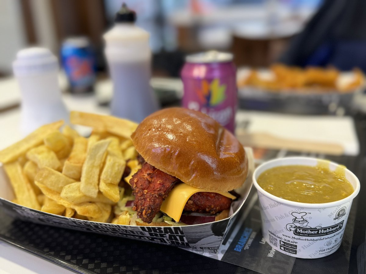 Wow amazing work #LoveOldham Lads opening a branch #MotherHubbards in Cheetham Hill amazing Fiery Fish Burger 👌get in on the Oldham Menu Please 🙏 #OldhamHour on the way back from a meeting in #Salford 😉defo with Curry Sauce ❤️