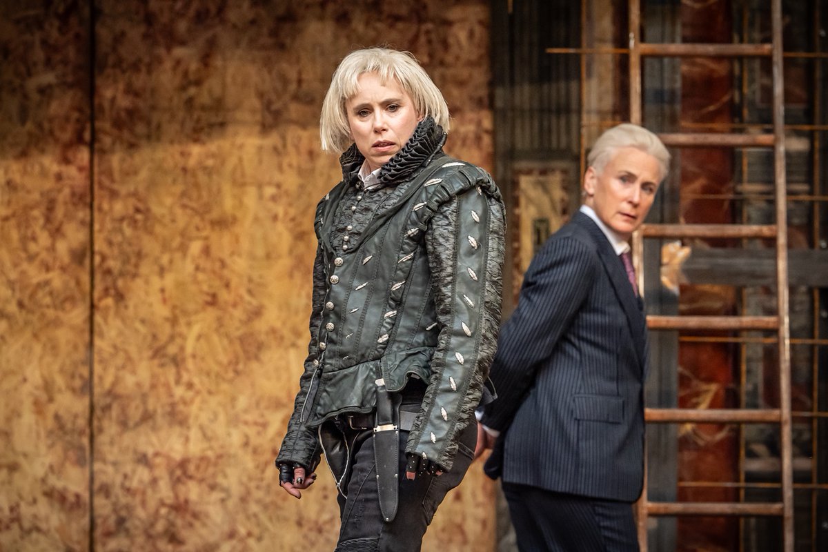 ★★★★ RICHARD III @The_Globe - #MichelleTerry riffs with punk bravado, as a female cast rips into toxic masculinity in a rebalanced treatment of villainy - review by Tom Birchenough theartsdesk.com/theatre/richar…