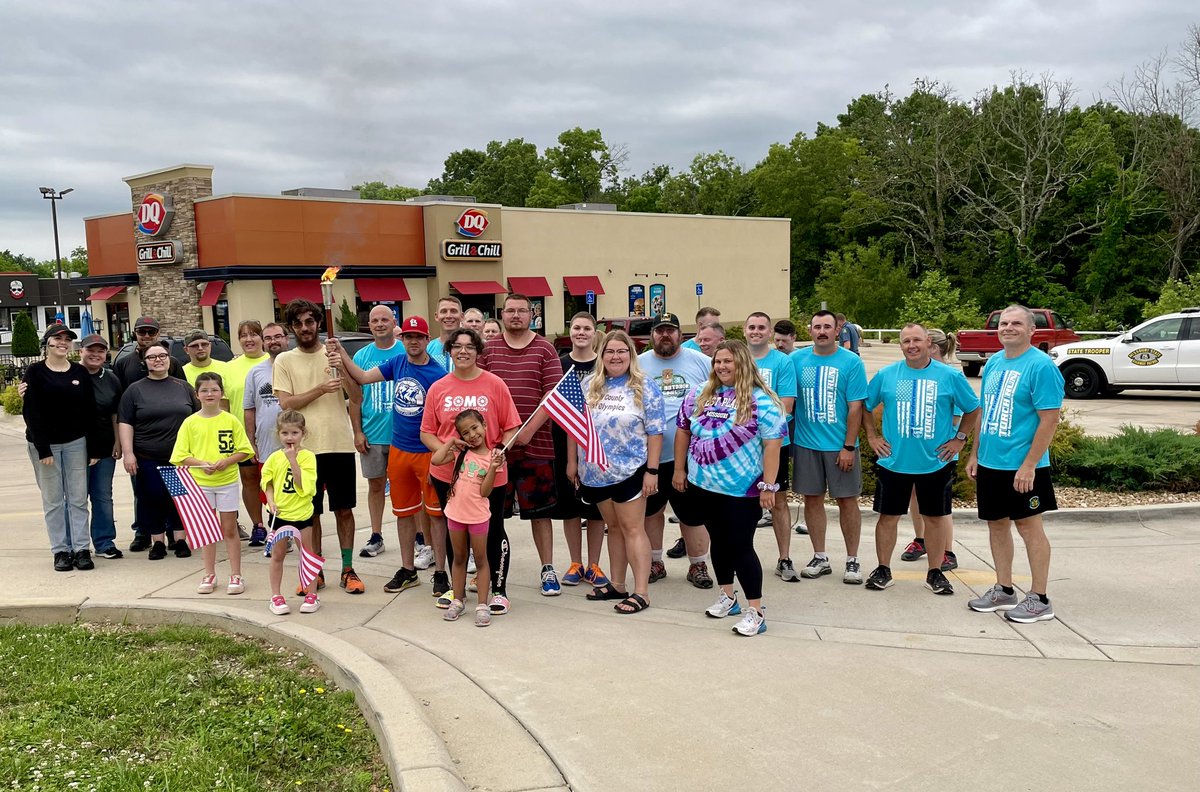 Troop G, Department of Conservation, & Juvenile Office joined forces for the Law Enforcement Torch Run, supporting @SOMissouri! Starting in Willow Springs & finishing in West Plains, raising awareness for Special Olympics athletes 🏃‍♂️🏅#LETR #SpecialOlympicsMissouri #SupportSOMO