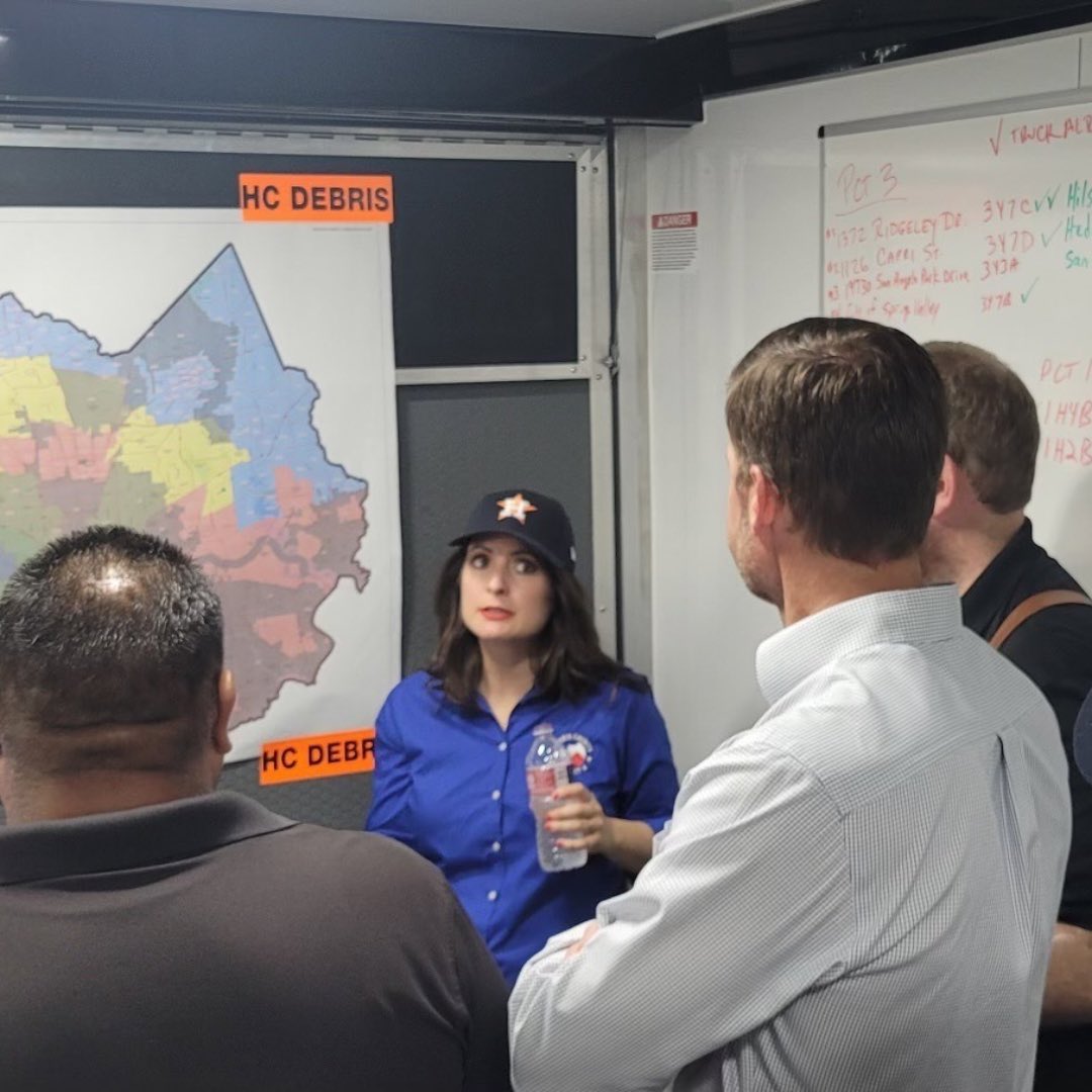 DRC_USA's tweet photo. DRC Emergency Services is out in thefield today with Harris County Engineering and @HarrisCoPct3 
reviewing debris removal operations to help get neighborhoods back to normalcy as quickly as possible. DRC is striking back against disaster.

#strikingback #harrisco #houstonstorms https://t.co/QPH2XcNejT