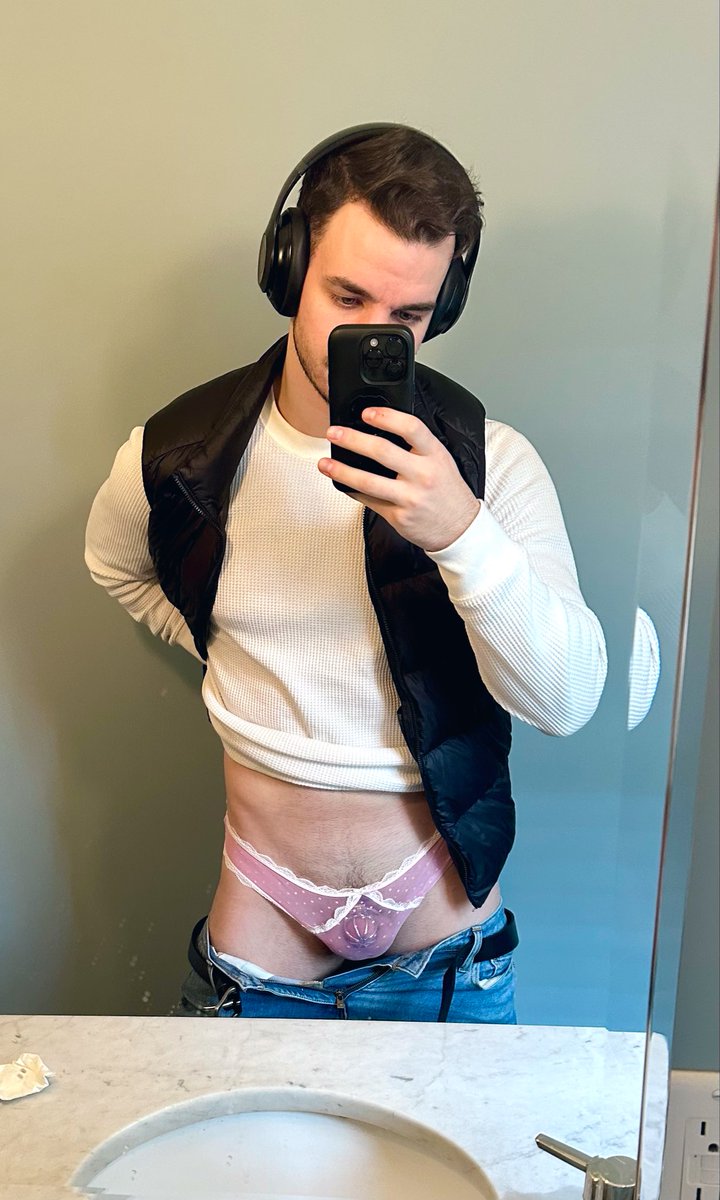 marcitup56's tweet photo. I always feel prettiest in pink.

#sissy #sissyboy #pantyboy #meninpanties #femboy #sissychastity #chastity https://t.co/B0luRAPCfd