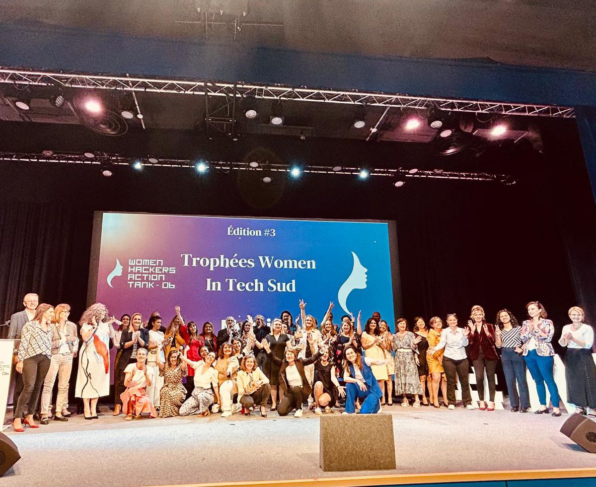 AlexndraBorchio's tweet image. Présente à la 3e édition des Trophées #WomenInTech 🙋🏼‍♀️ organisée par @WhatHackers à #Juanlespins et présidée par @MalbrancqC.
Une cérémonie qui récompense les femmes travaillant dans la Tech dans les #AlpesMaritimes.🏆
Félicitations aux lauréates pour ces parcours inspirants. 👏🏻🚀