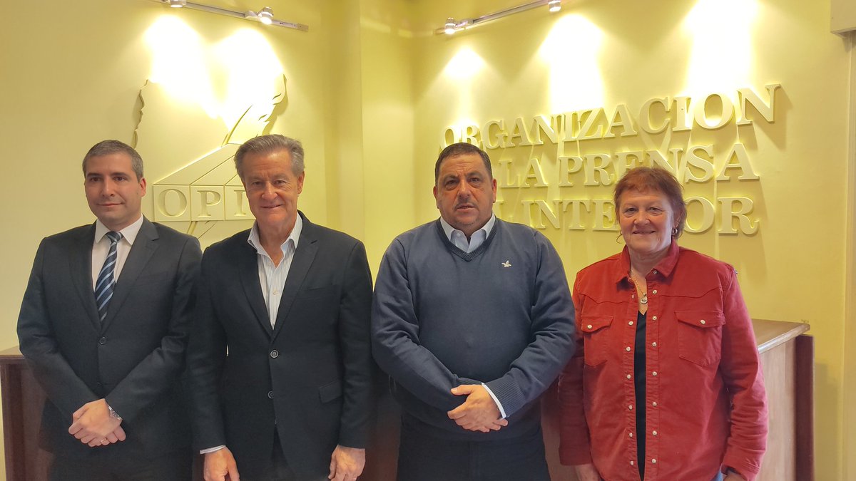 Integrantes del Consejo Directivo de la O.P.I. se reúnen con <a href="/ggurmendez/">Gabriel Gurméndez</a> Ing. Gabriel Gurméndez, precandidato presidencial por el Partido Colorado. opi.org.uy/integrantes-de…