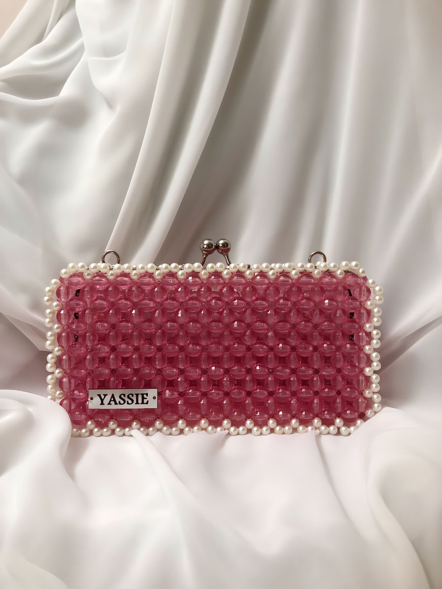 Our new design < ROSIE > crystal beaded bag 
Available in all sizes and colors 
Dm us for more information <3

#yassie #beadedbag #beads #crystal #crystalbag #pearl #pearlbag 
#شنطة_خرز #خرز #شنط_خرز #شنط_خرز_هاندميد #هاندميد #لؤلؤ  #لولى #شنط_لولى