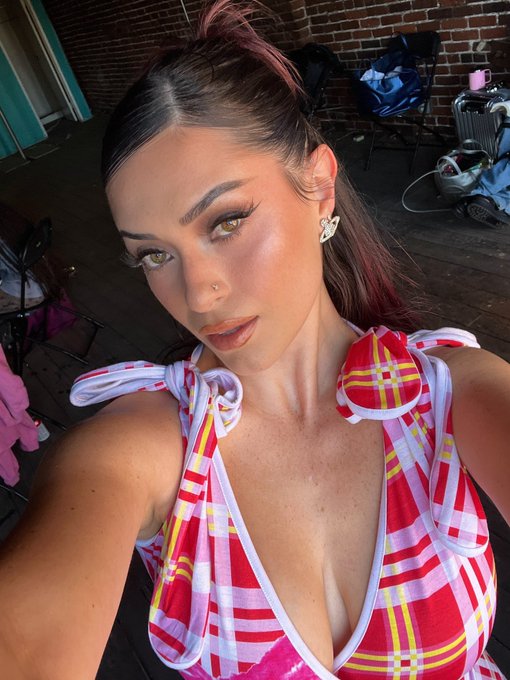 BTS for Camila &amp; Lil Nas music video 🌟 https://t.co/qt57LcRCKQ