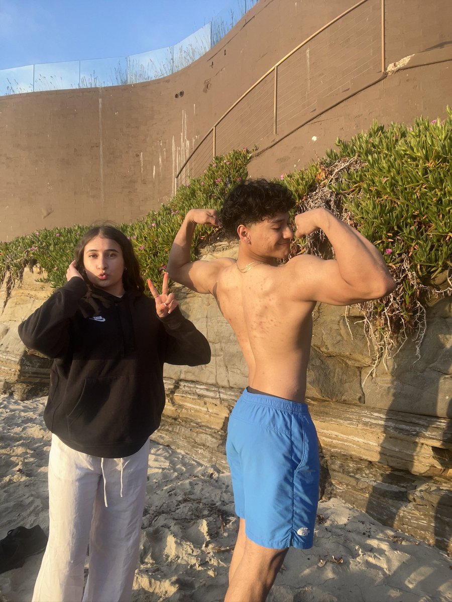 ycgrom's tweet photo. backshots https://t.co/D4aRiq0Y56