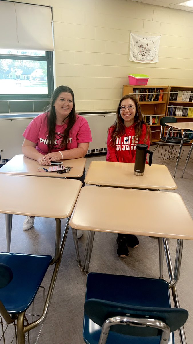 olchsmsodeh's tweet photo. We @olchsenglish celebrated the summer birthdays of our friends and colleagues on this sunny first day of final exams! #olchspride https://t.co/oWhJdan8ue