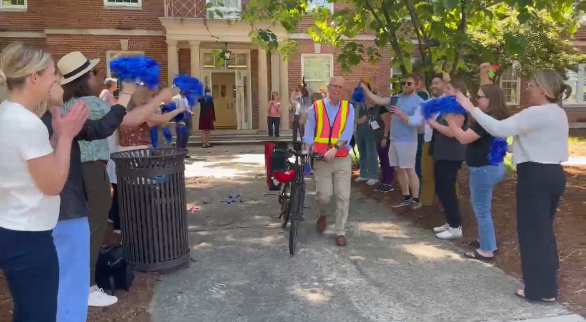 Duke_GI_'s tweet photo. π΄ββοΈ Today, we celebrate Dr. Carl Berg's ride into retirement! Thank you for your incredible contributions to Duke GI and for inspiring us all. Happy retirement, Dr. Berg! π #DukeGI #Retirement #GIHealth https://t.co/Db83edSSku