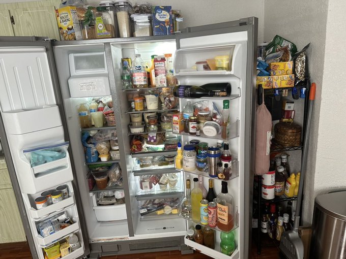 Something&rsquo;s missing. Idk what it is&hellip; https://t.co/YF5hjlXnKY