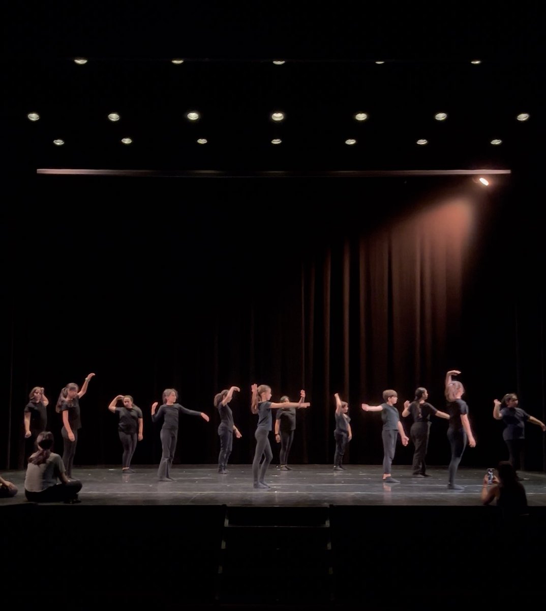 Figueres a Escena (@figueresaescena) on Twitter photo 🩰🎶Avui ha tingut lloc la Mostra Final de dansa dels #Planters de l’escola Josep Pallach dins el projecte <a href="/conarte_int/">ConArte Internacional</a>
✨Aquesta mostra és el resultat del treball dels alumnes de 4t i dels grups extraescolars, que han estat treballant durant dos anys. 🩰🎶Avui ha tingut lloc la Mostra Final de dansa dels #Planters de l’escola Josep Pallach dins el projecte <a href="/conarte_int/">ConArte Internacional</a>
✨Aquesta mostra és el resultat del treball dels alumnes de 4t i dels grups extraescolars, que han estat treballant durant dos anys.
