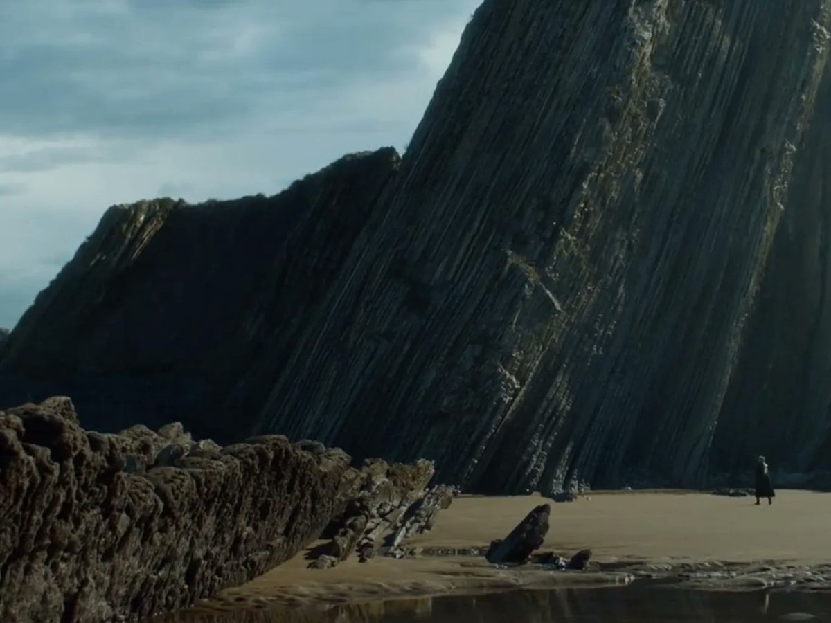 Kompaart's tweet photo. Dragonstone (im to lazy to tag but its game of thrones again) https://t.co/LfaFWaFANj
