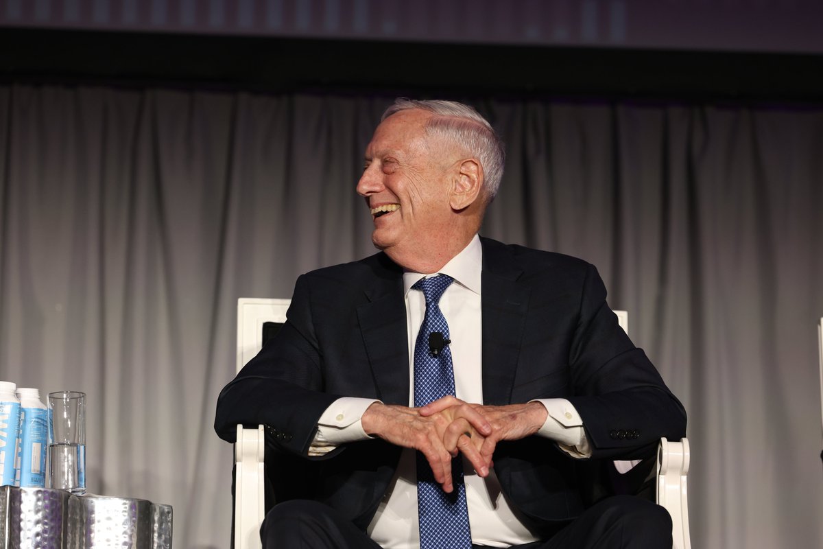 At #DefenseTalks, <a href="/goldykamali/">Goldy Kamali</a>, Founder and CEO of <a href="/ScoopNewsGroup/">Scoop News Group - @scoopnewsgroup.bsky.social</a>, was joined by Gen. Jim Mattis, Secretary of Defense (2017-2018), to discuss the impact of drones, cybersecurity, and AI on warfare, and solutions for improving military recruitment.
