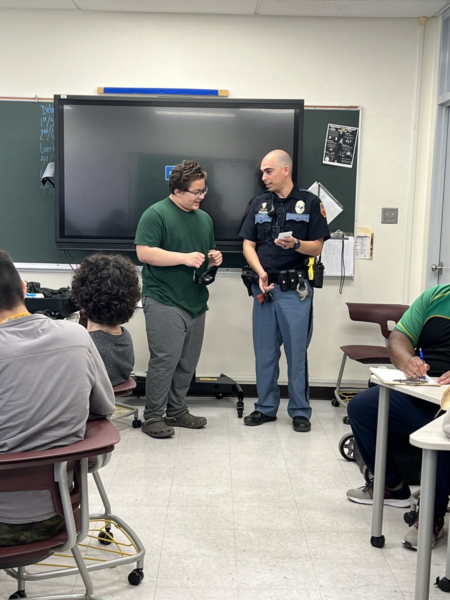 The El Paso Police Department DWI Taskforce met with students at Andress High School this week to talk about the dangers of drugs and alcohol. 

Students participated in a 'Drunk Goggles Exercise' to simulate the effects of alcohol consumption.