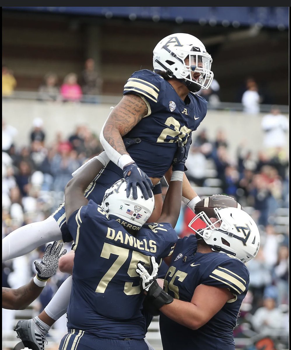 dachosenoneobi's tweet photo. After a great conversation with @CoachRenoFerri  I’m extremely blessed to receive my 3rd D1 offer from the University of Akron 
@CoachJoeVC @CoachJeanSG https://t.co/uOBAFJNQXJ