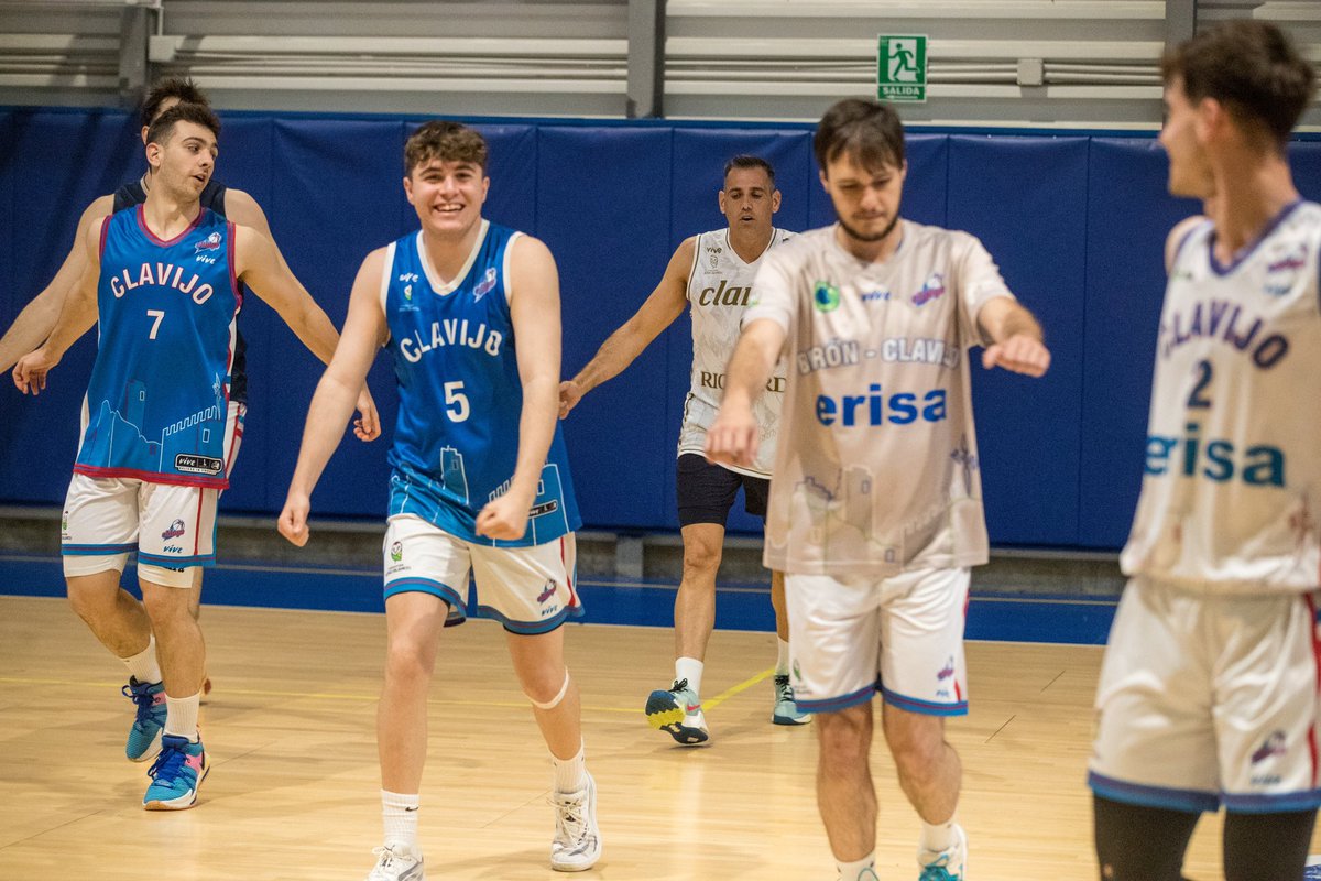 CBCLAVIJO's tweet photo. 📅Este fin de semana ,25 y 26 de Mayo se celebra la final four de segunda división masculina en el polideportivo Larraona (📍Pamplona). Nuestro equipo ERISA CLAVIJO jugará este sábado a las 17:30 la primera fase de la final four vs AGUERRI LARRAONA CLARET💪🏽💙 
OS ESPERAMOSS!!!!🔜 https://t.co/hHxJorXa9F