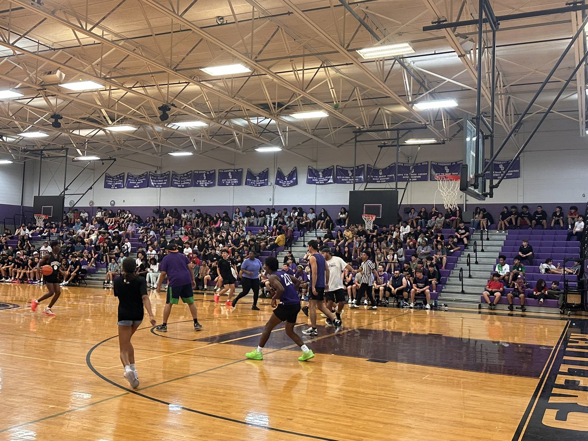 &amp; now for the student vs staff basketball game! 🏀