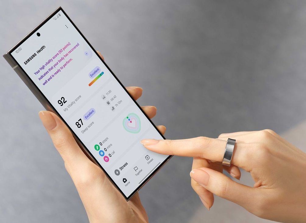 تسريبات : خاتم سامسونج الذكي Galaxy Ring يكلف من 300 إلى 350 دولار. بحسب المصدر يمكنك استخدام تطبيق Samsung Health لاستخدام الخاتم .. لكن للوصول إلى كل الميزات بيكون فيه إشتراك شهري.💀💀 #Samsung