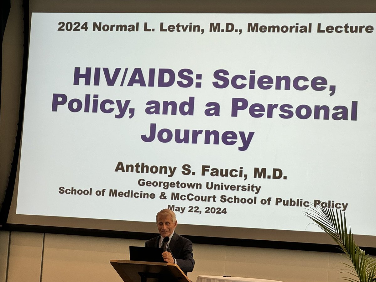 An incredible talk from the great #TonyFauci at @DukeU on his remarkable journey of science and policy. Thank you for your service and all its immense impact. 
Btw, Looks like he is reverse aging.