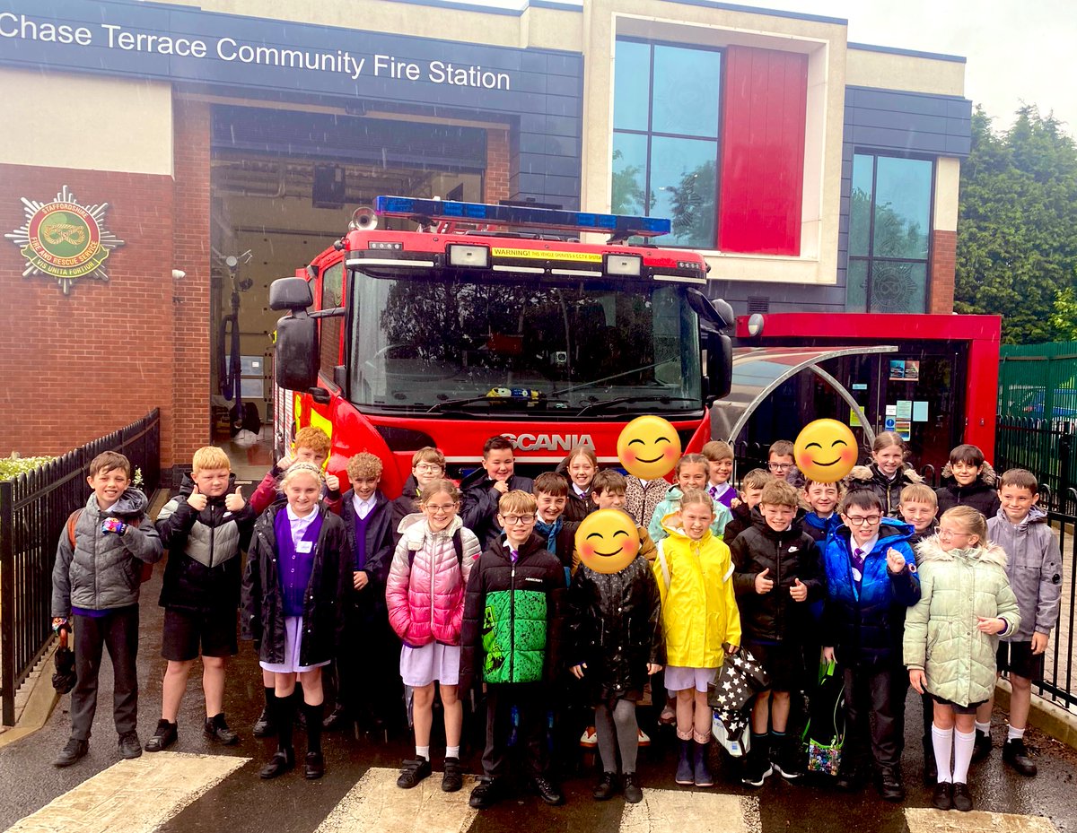 We had a lovely morning at Chase Terrace Fire Station. We looked at risk and keeping safe, with the staff at the fire station @CanalRiverTrust, @networkrail and we looked at what makes a valuable citizen with a local PCSO. Thank you to all involved.