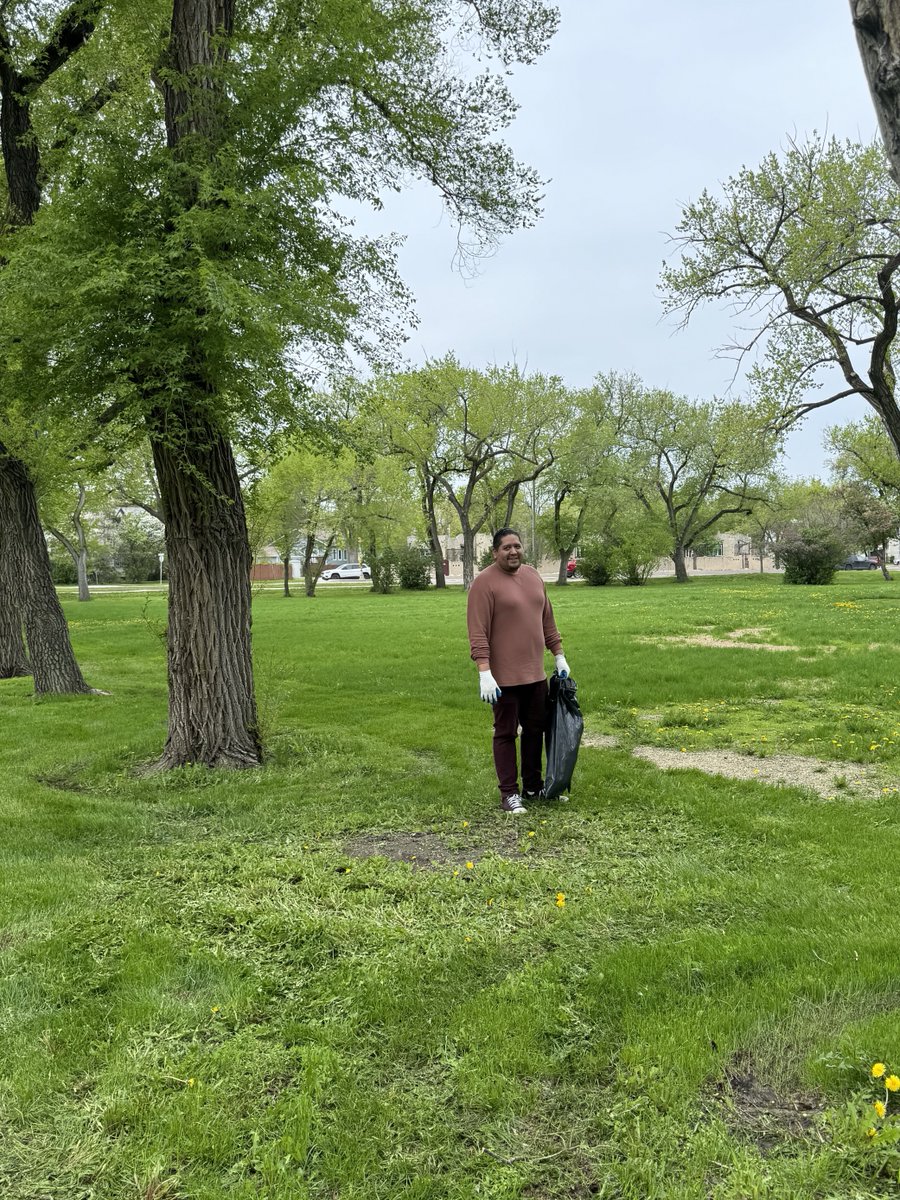 Powerland_CA's tweet photo. Yesterday, our amazing Powerland staff rolled up their sleeves for an inspiring cause: Green Hands and Clean Parks! We collected litter and made a positive impact on our community. A massive thank you to everyone who participated. #XeroxVolunteerDays #Xerox #Powerland @Xerox https://t.co/CDZKBgzPE3