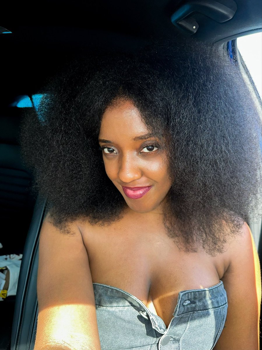 Big hair , (idk if it posted but it wasn’t loading for me)🖤 #melanin #anime #fro #blackwomen #body #natural #afro #skin #follow #bighair #asmr #denim #fitness #blackgirls #naturalhair