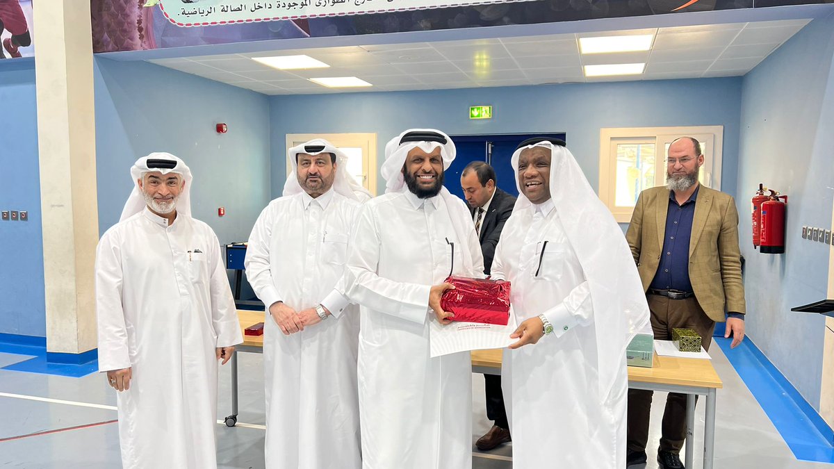 ummalqorapsb's tweet photo. تكريم الإدارة العليا لسعادة الشيخ عبد العزيز آل ثاني رئيس مجلس الأمناء 
اليوم الأربعاء ٢٢-٥-٢٠٢٤م https://t.co/2awMmv8J4k