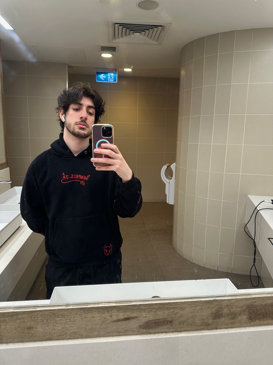 gaymerboyjax's tweet photo. Gym and after gym 🫡 https://t.co/BUfh9KXoA1