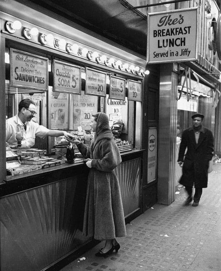 © Robert Wands, 1952.