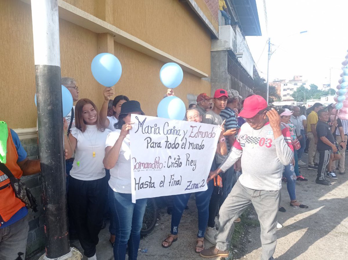 CronicaUno's tweet photo. @MariaCorinaYA @EdmundoGU #22May Así se encuentra la calle Colombia a la espera de María Corina Machado al ritmo de música llanera, sectores políticos y sociedad civil de San Fernando de #Apure https://t.co/uArCrc9Wlt