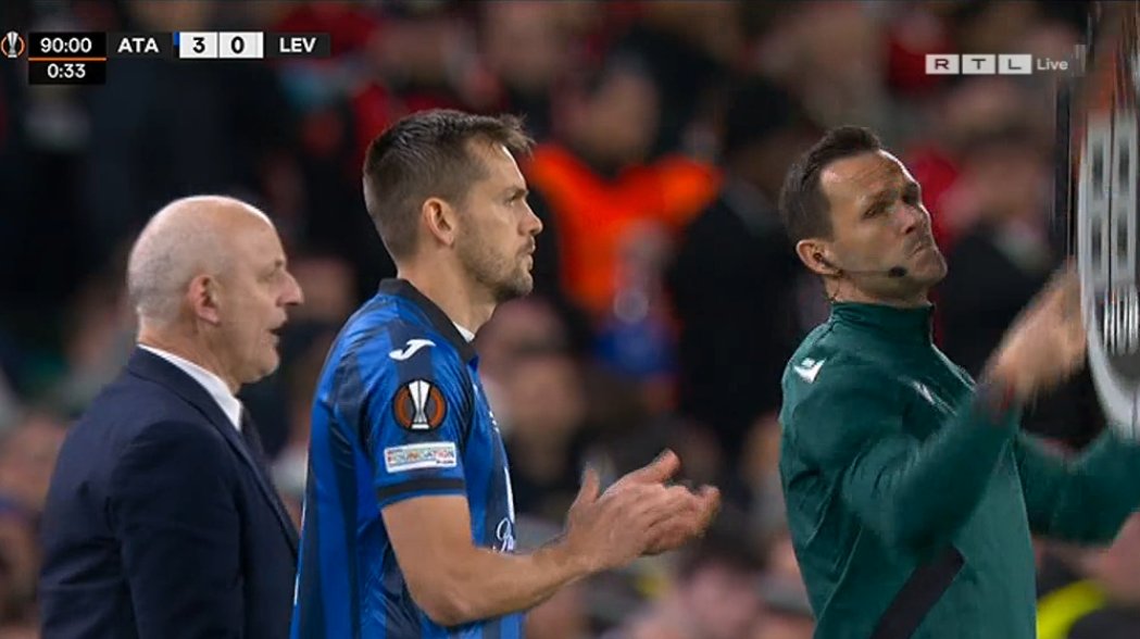 Captain Rafael Tolói #UEL #ATAB04 #UELFinal