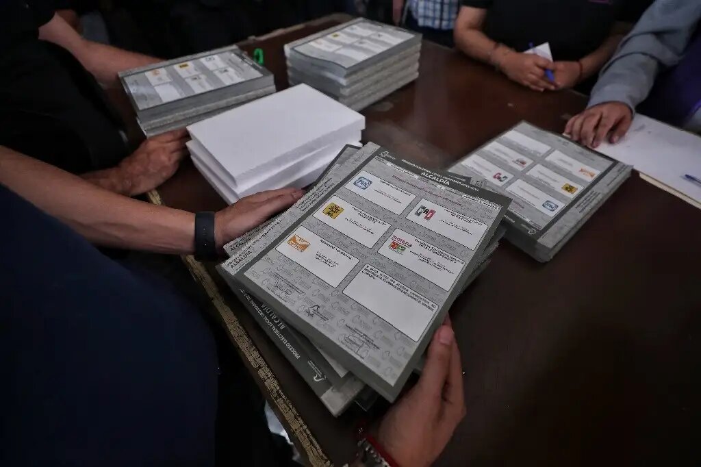 Encuentre toda la información sobre el curso de las #Elecciones en #México en el micrositio #Elecciones2024EnMéxico Conozca las disposiciones oficiales, cobertura en tiempo real, notas, videos y galerías, aquí → bit.ly/4cIpP11