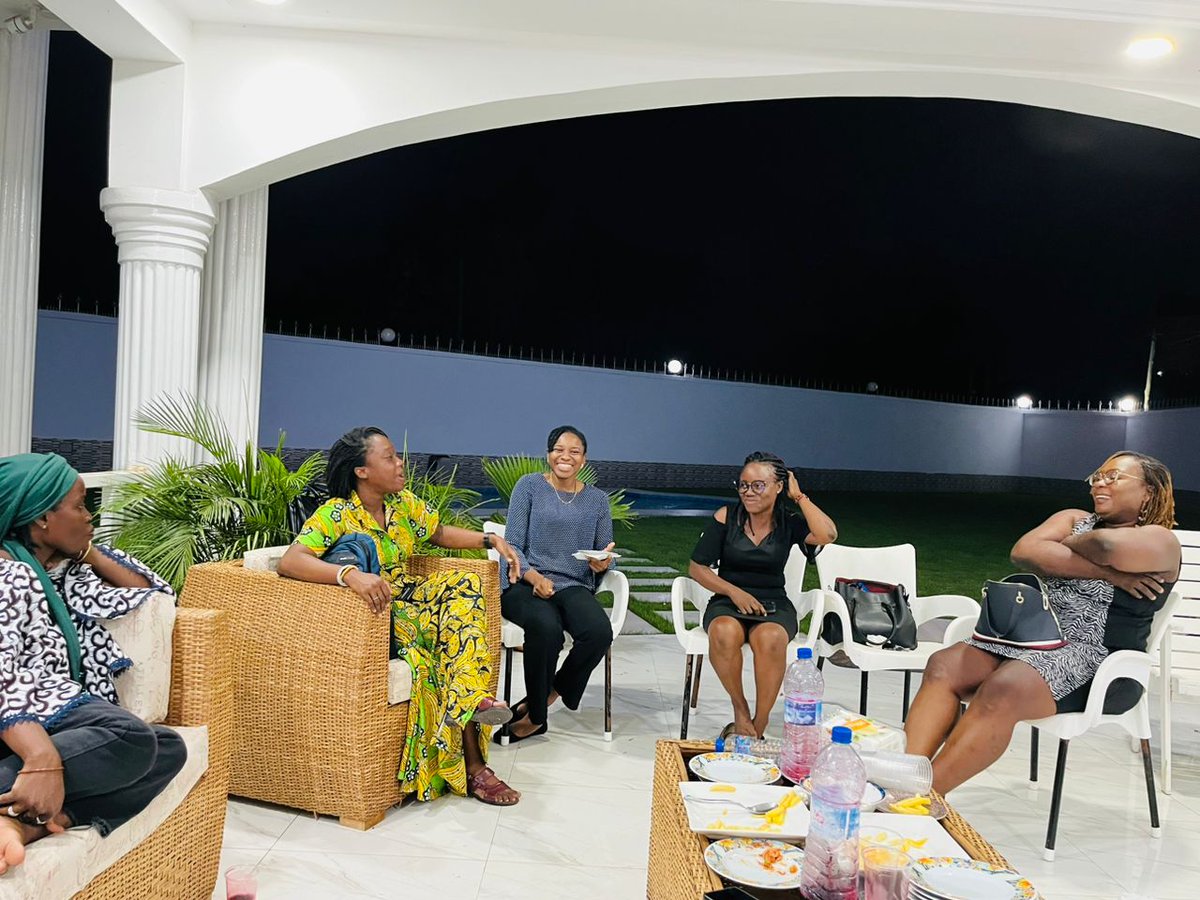 IAzondjinm19908's tweet image. Causerie entre féministe Béninoise et togolaises  sur le féminisme ☺️

C'est émouvant avec nos sœurs togolaises
 @LeadElles
@fxoese

#Leadelles #CommunautéLeadElles #EllesSexpriment