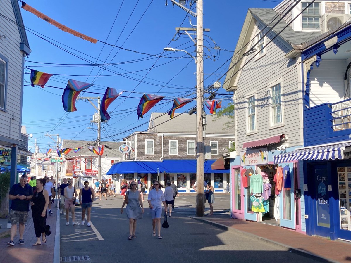 Kelsy Chauvin (<a href="/kelsycc/">Kelsycc</a>) has the ultimate guide to Ptown's queer-related history, as well as a comprehensive list of things to do for our lesbian sisters 🧡 🤍 💖 

Check it out: buff.ly/3RKzitG

#lgbt #lgbttravel #lesbian
