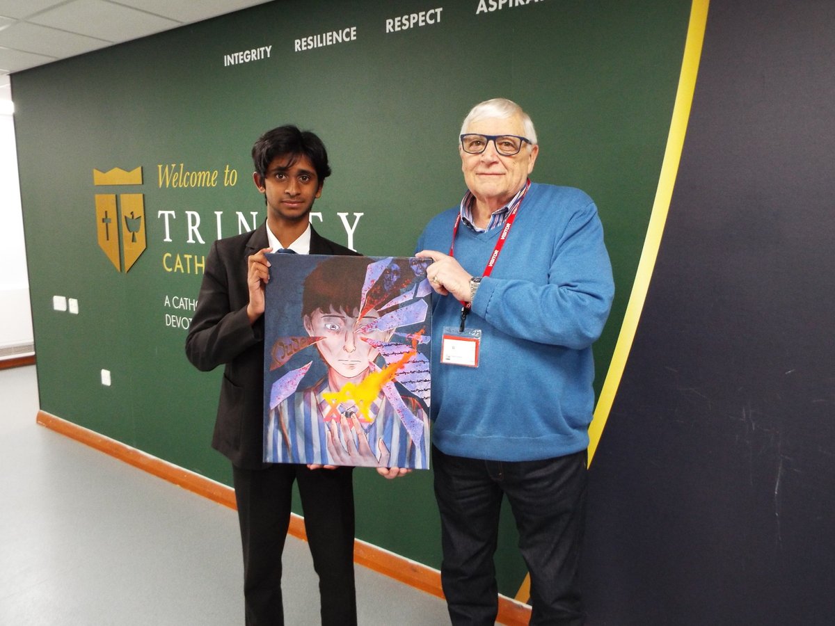 Lovely surprise for our talented student today who was presented with a print of the artwork he created for #HMD Thank you Gary from @TheRepairShop with his grandparent's prayer book, for this surprise @RWBAHolocaust @RobbieRinder @DTownsendNUSA @leamcourier @MagnificatMac