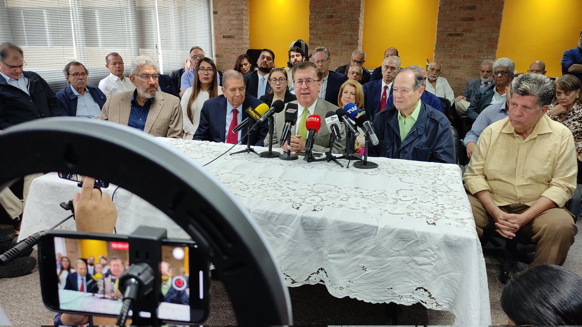 🇻🇪 Unión y más unión 🤝🏻

🗳️ A 67 días del #28Jul 

#EdmundoPaTodoElMundo