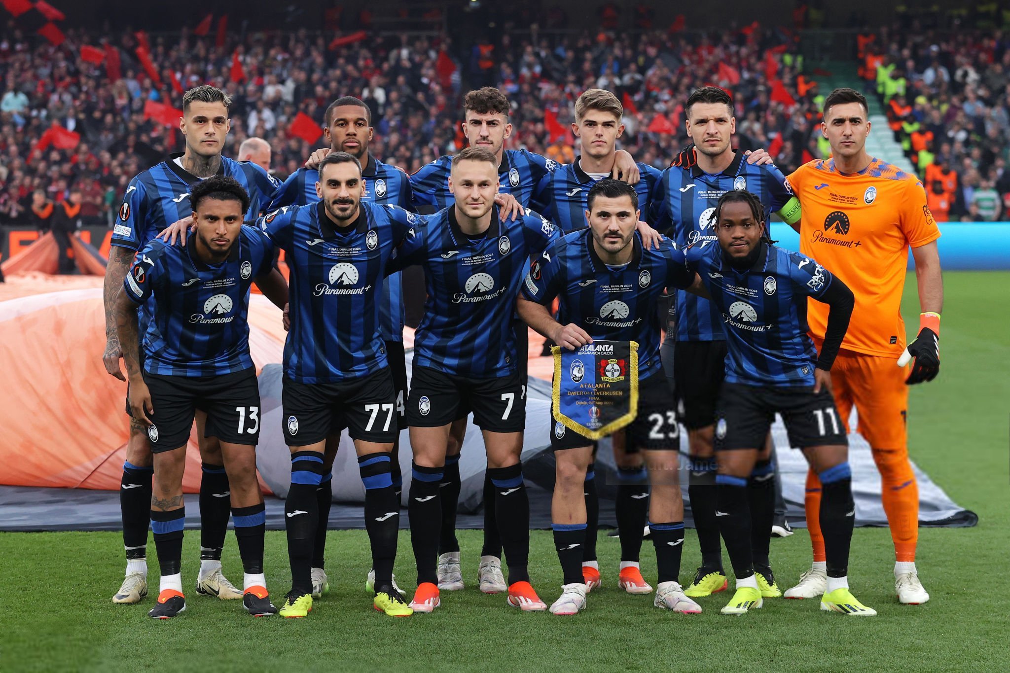 Ams_R on X: "Team Pose Squad UEFA Europa League 2023/24 Final Atalanta vs Leverkusen 3-0 https://t.co/wEoXe9keCn" / X