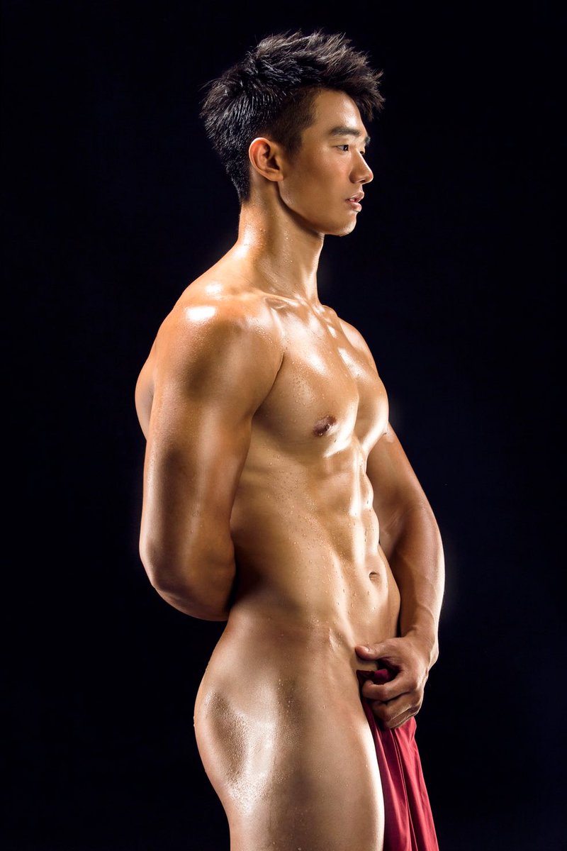 Forestwoodwood's tweet photo. •
Andy Chan ：MMA 综合格斗的陈浩贤，看起來憨厚可爱；拥有健碩的肉体IG：andychan_fitness  

摄影师：晏人物
. https://t.co/k9XCd38IUM