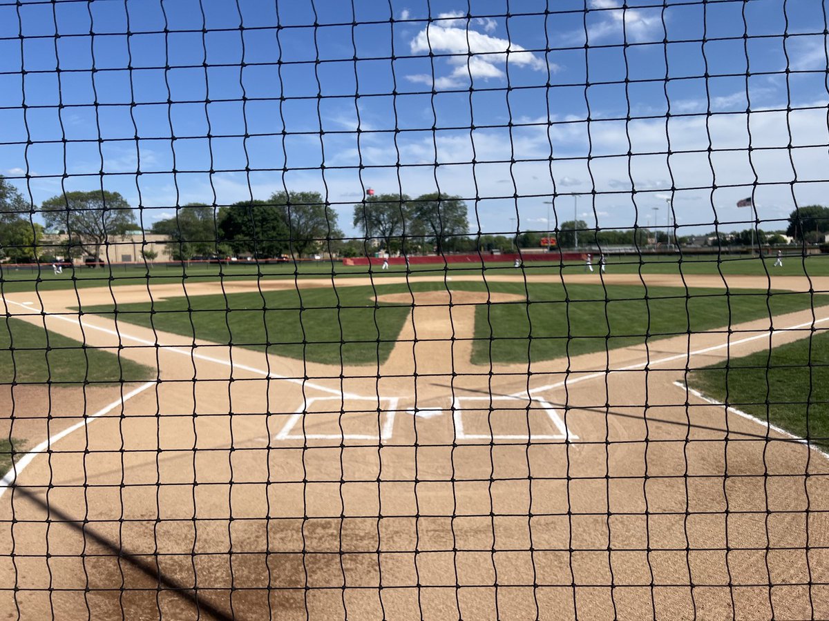 IHSA 4A Regional between Lyons Township and Hubbard begins in 25 minutes