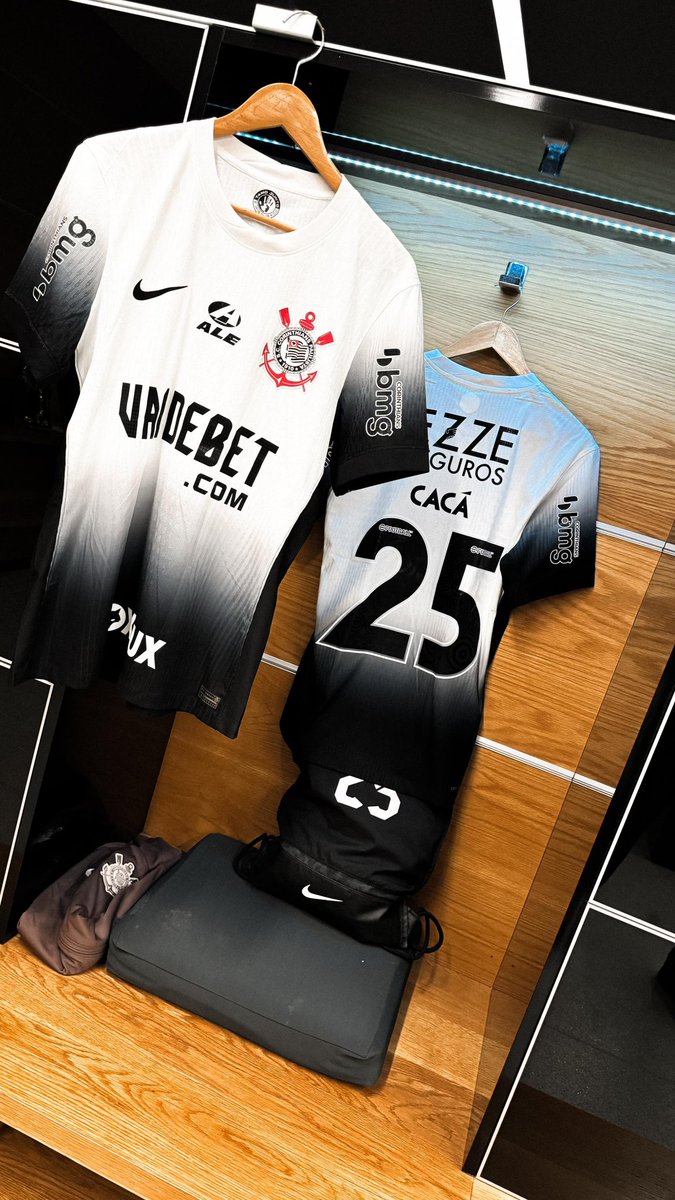 newstimaoemfoco's tweet image. Tudo pronto na #CasaDoPovo! Vamos com tudo Corinthians, hoje é dia de lutar e de vencer. ⚫⚪

📷 Hugo Rodrigues/Agência Corinthians | #SCCPxAME #Corinthians #CopaDoBrasil #TodoPoderosoTimao