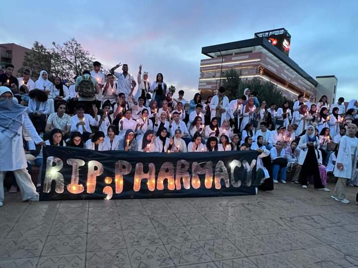 imwael1412's tweet photo. https://t.co/5hBJZDAu65…

#DoctorsUnderOppression
#Ne_Touche_Pas_A_Ma_Formation
#Ne_Touche_Pas_A_Mon_Representant
#التكوين_الطبي_و_الصيدلي_بالمغرب_يحتضر https://t.co/znCd0WvwT1