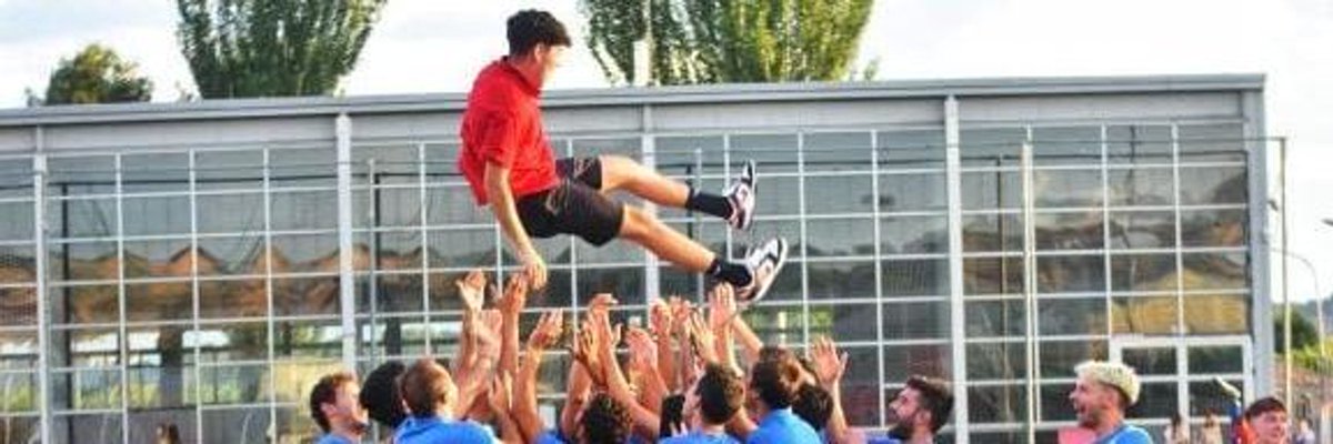 Entrenadors del Futbol Català. Ferran Siscart, 2001 Alcarràs. "Mai s’ha de tenir por per guanyar” Equip Alcarràs CF. 2ªcat. El 'Lamine Yamal' de les banquetes. L'entrenador més jove del grup de 2ªcat. Grup 5, ja ho va ser la passada temporada quan dirigia el filial de <a href="/fcalcarras/">fcalcarras (oficial)</a>