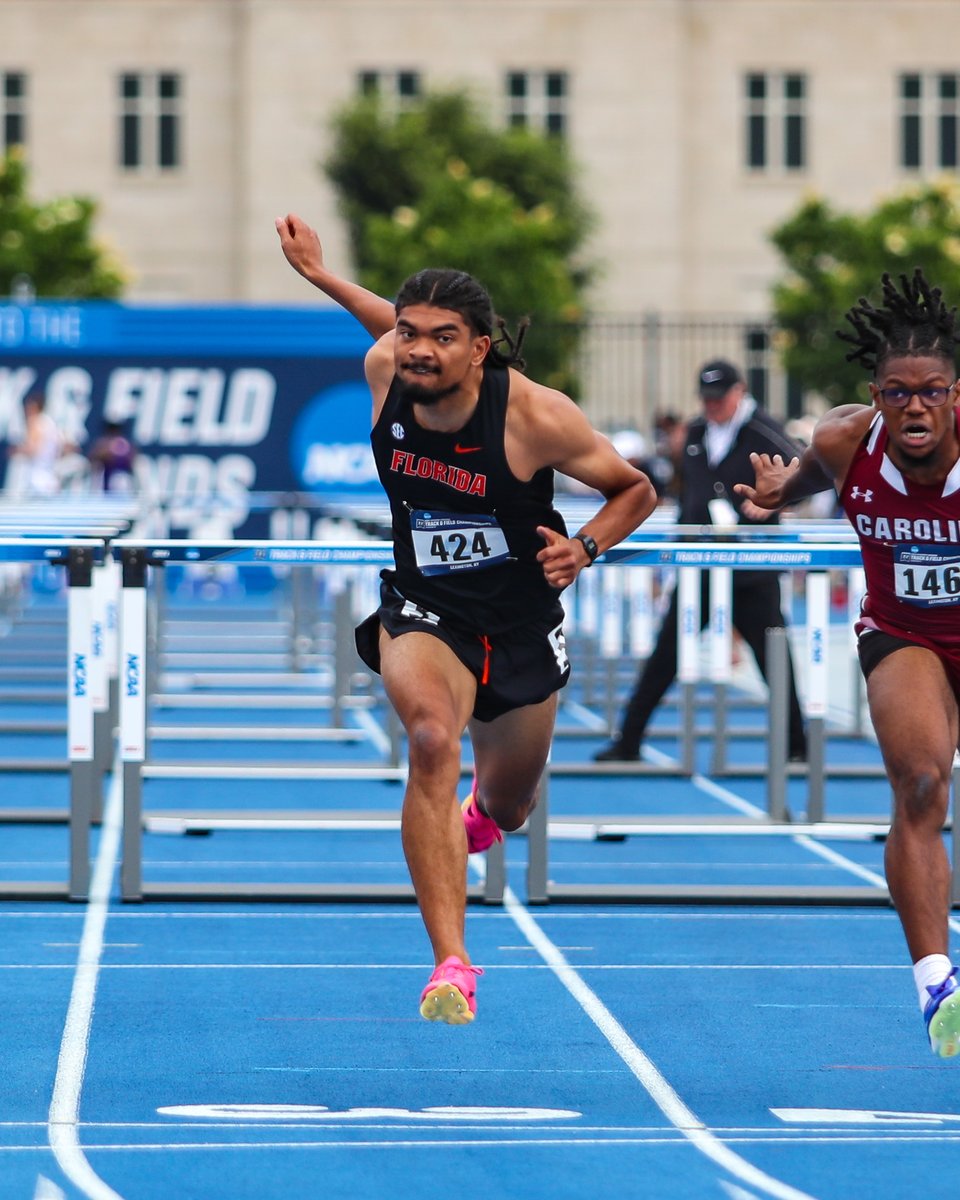 Brockman qualifies for Quarters‼️ After finishing fourth in Heat 3⃣ with a time of 13.91, Joshua Brockman will participate in the next round of the 110m H on Friday! #GoGators 🐊 | #NCAATF