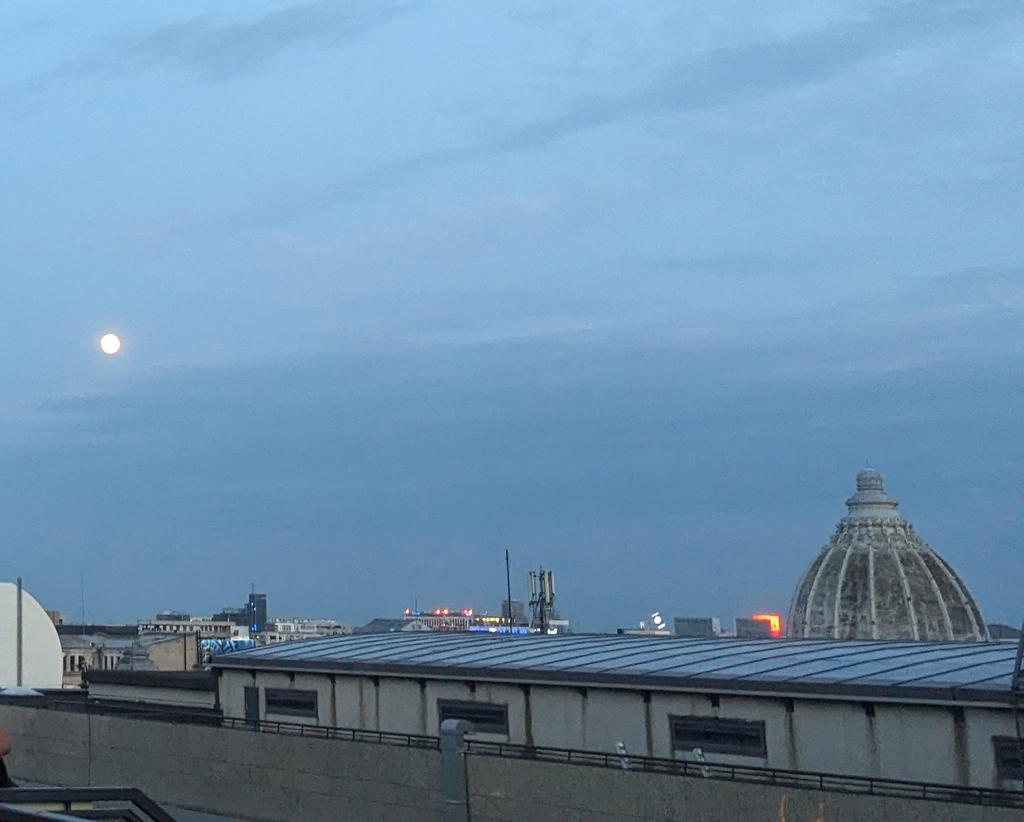 We've been closer to the moon this evening. Thank you <a href="/oanapdrr/">Oana Bonu (Paduraru)</a>, thank you <a href="/oracleace/">Oracle ACE Program</a> 

#acedinner #contech2024