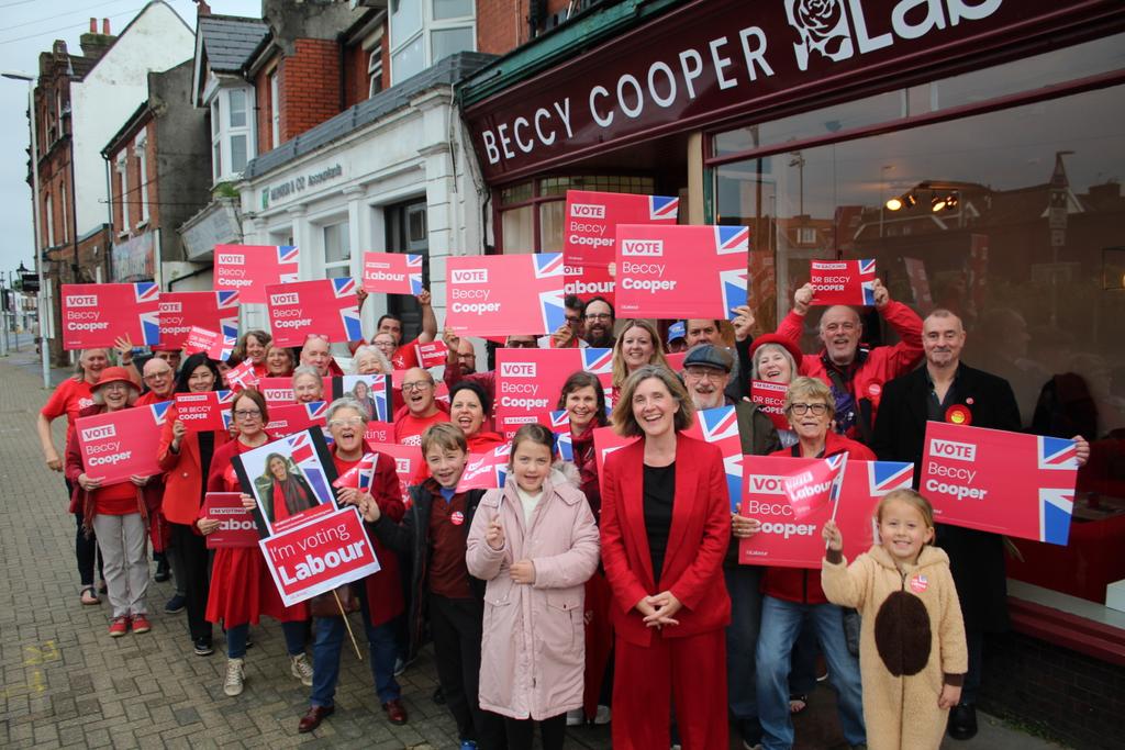 #WorthingWest #TeamLabour is raring to go! 🎉🌹

As a doctor, my priority will always be to make sure that we can live healthy lives - it's why I got into politics and why I want to be the MP for our beautiful Coastal home 🌊🌹