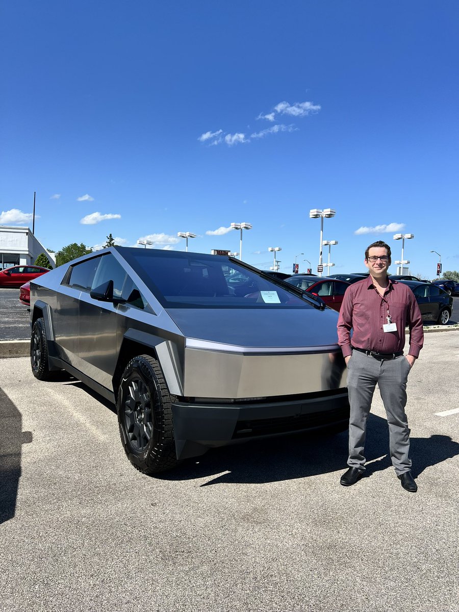 Crypto Dungeon has acquired a Foundation Series #cybertruck Gotta wrap in  stealth and add logo