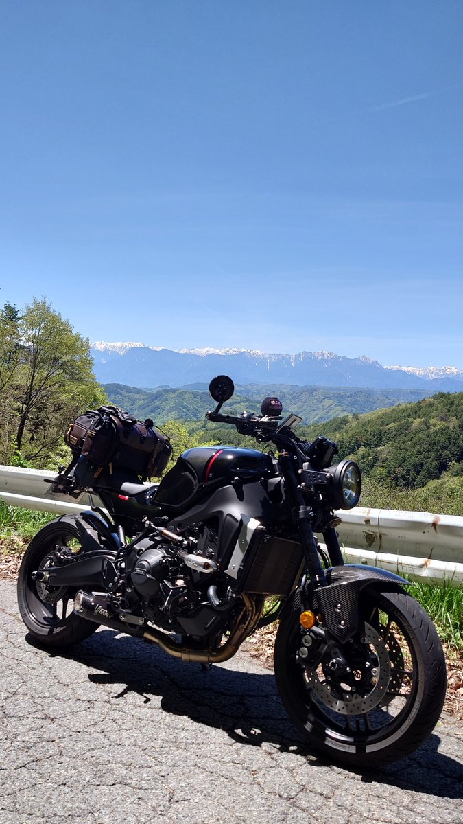 #やっぱり丸目ライトが好き

　　　　　　　　　　🏔
( •́ ਊ •̀)📸　　　🏍🏔🏔