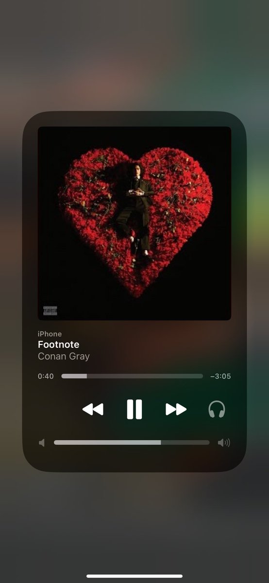 defencvlesss's tweet photo. quando parte questa canzone e improvvisamente hai di nuovo 15 anni, pesi 45kg da bagnata, hai tagli ovunque e innamoratissima di qualcuno che non ti vuole. grazie a Dio il mondo va avanti :) https://t.co/rkOmKBDL0f