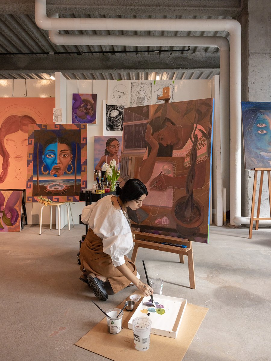 Mar Figueroa during her residency at Silver Art Projects 🎨🖌️🖼️